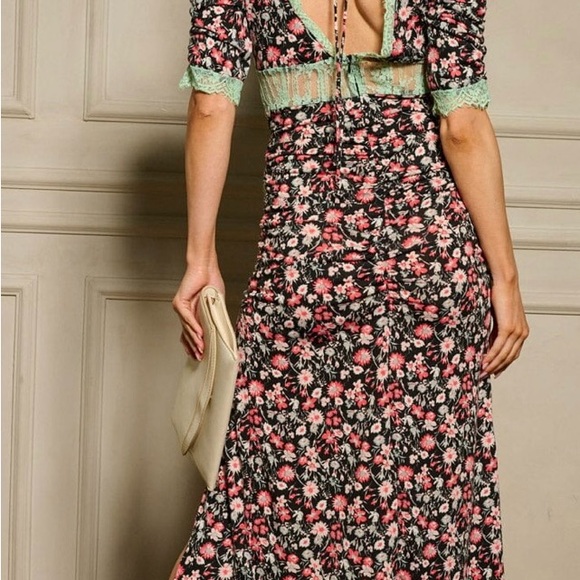 WOMEN'S SHORT SLEEVE V-NECK FRONT SLIT FLORAL MIDI DRESS IN MINT - Picture 4 of 4